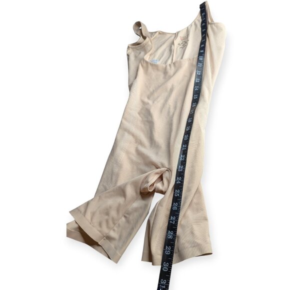 Assets Red Hot Label by Spanx Beige Shapewear Open Bust Bodysuit Size Medium - Picture 12 of 13